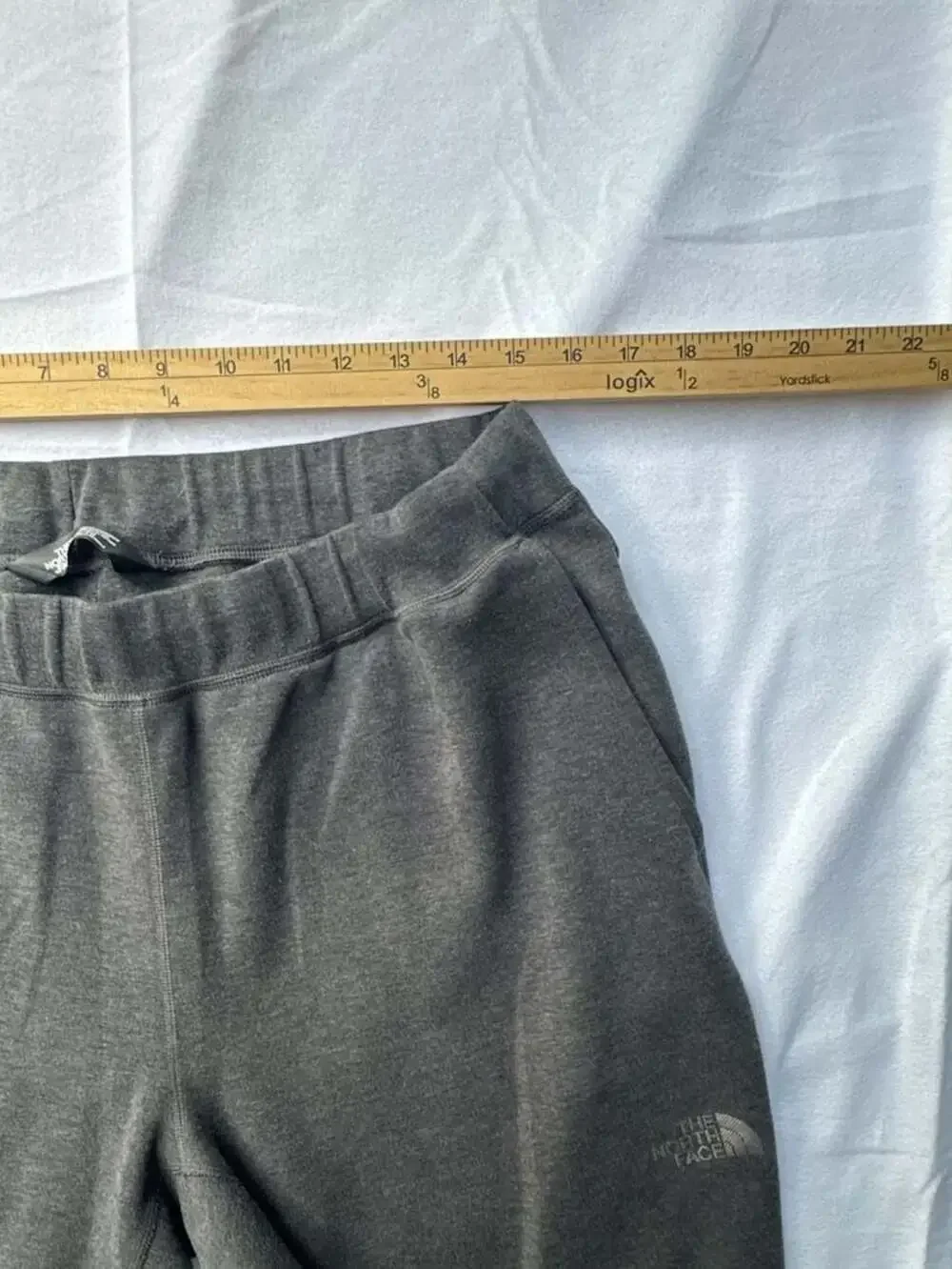 The North Face Men's Heathered Gray Fleece Jogger Sweatpants